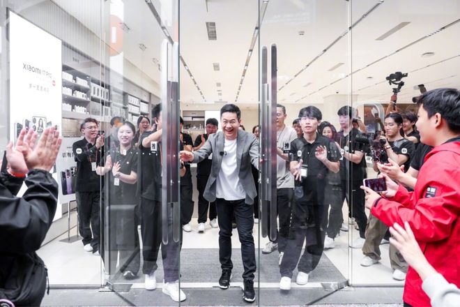 研发机器人项目;国内发布「脑机接口标准」 极客早知道澳门新葡京小米17开售5分钟破国产机销售纪录;Meta(图2) 研发机器人项目;国内发布「脑机接口标准」 极客早知道澳门新葡京小米17开售5分钟破国产机销售纪录;Meta(图2)